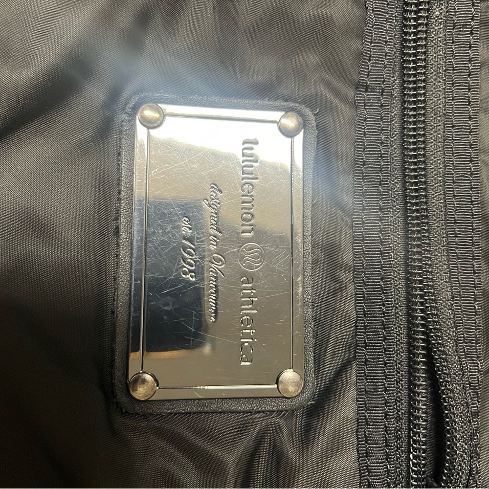 Lululemon crossbody bag - Picture 5 of 7